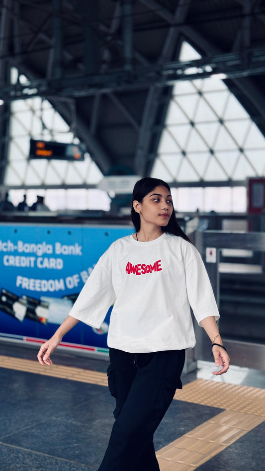 🐾 NEW DROP — “AWESOME Cat” Oversized Tee 💥